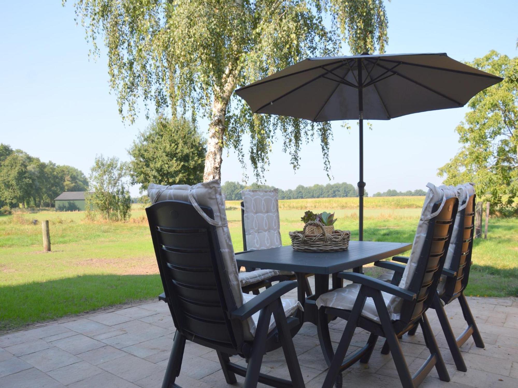 Quaint Farmhouse In Geesteren With Meadow View Exterior foto